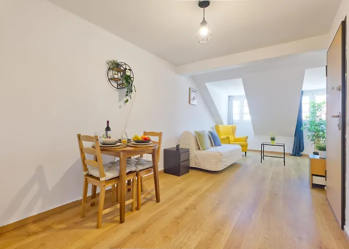 And Beautiful Flat Apartmán